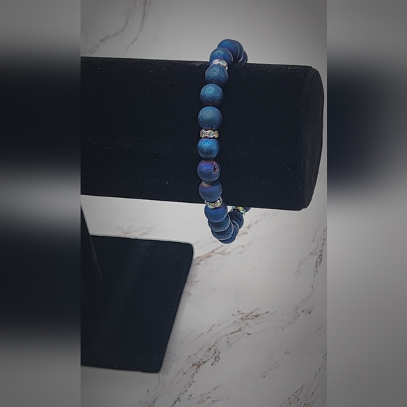 Blue Druzy Agate gemstone stretch bracelet Design by FreeSpirit (Me!) - Picture 6 of 8